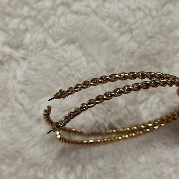 A New Day Large Gold Hoop Earrings NWOT - Picture 5 of 5